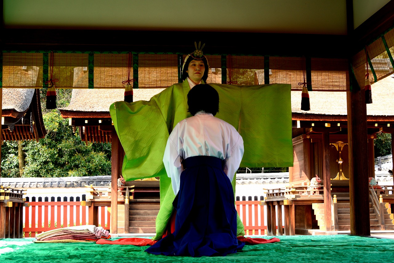 十二単の着付けと王朝舞 | きままな旅人
